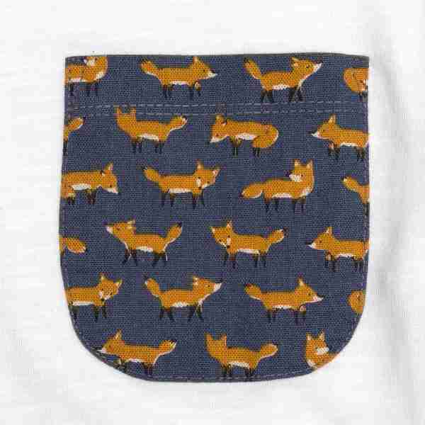 camiseta con bolsillo zorro
