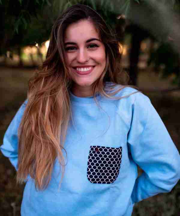 sweatshirt with blue pocket